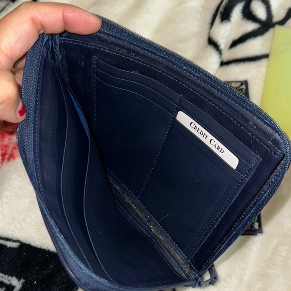 Wallet and passport holder with cards holder - Picture 6 of 16